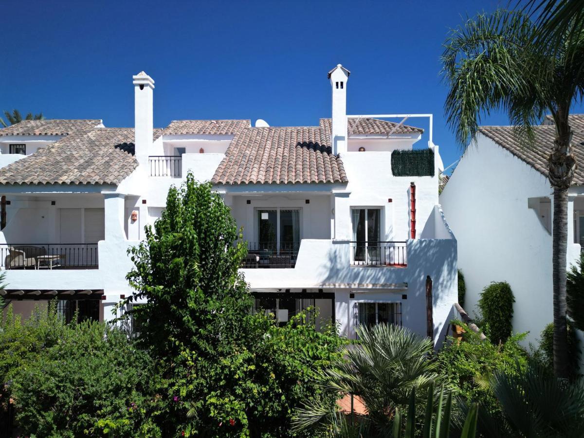 Ferienwohnung Unique Townhouse In Front Of Puerto Banus Marbella Exterior foto